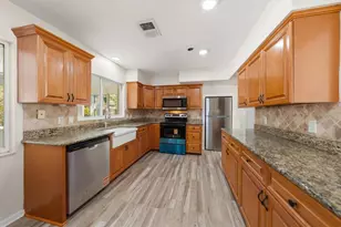 2239 Duncan Dr, Belleair Bluffs, FL 33770 - Photo 7