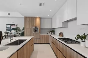 1020 Sunset Point Rd, Clearwater, FL 33755 - Photo 5