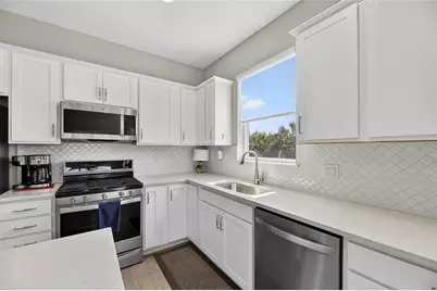 6204 Mooring Line Circle, Apollo Beach, FL 33572 - Photo 9