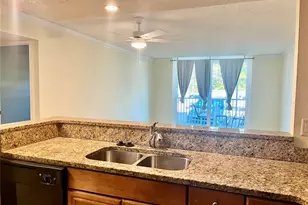 2700 Coconut Bay Ln, Sarasota, FL 34237 - Photo 3