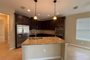 4939 Rolling Green Dr, Wesley Chapel, FL 33543 - Photo 5