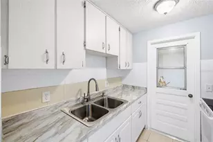 4930 Hazner St, New Port Richey, FL 34652 - Photo 9