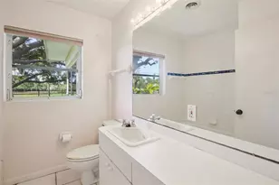 2321 Premier Dr S, Gulfport, FL 33707 - Photo 17