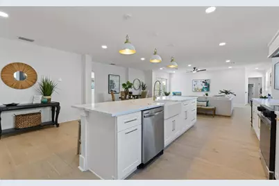 1610 15th Street N, Saint Petersburg, FL 33704 - Photo 11