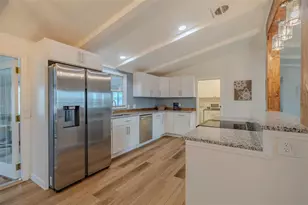 143 E St Annes Cir, Apollo Beach, FL 33572 - Photo 13