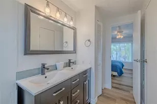 143 E St Annes Cir, Apollo Beach, FL 33572 - Photo 23