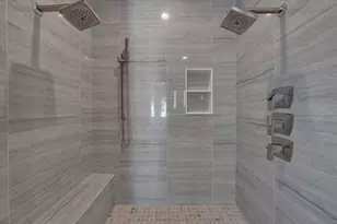 419 Bayview Dr NE, Saint Petersburg, FL 33704 - Photo 35