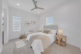 419 Bayview Dr NE, Saint Petersburg, FL 33704 - Photo 45