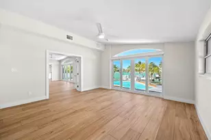 24 Dolphin Dr, Treasure Island, FL 33706 - Photo 41