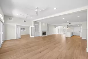 24 Dolphin Dr, Treasure Island, FL 33706 - Photo 15