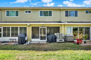 11162 Kapok Grand Cir, Madeira Beach, FL 33708 - Photo 15