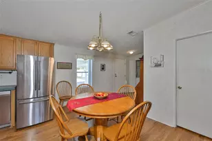 980 7th St NW, Largo, FL 33770 - Photo 7