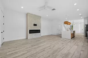 611 24th Ave N, Saint Petersburg, FL 33704 - Photo 15