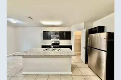 10113 Candleberry Woods Lane, Gibsonton, FL 33534 - Photo 9