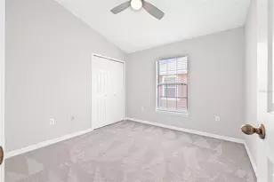 5176 6th St N, Saint Petersburg, FL 33703 - Photo 31