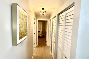 701 Mirror Lake Dr N, Saint Petersburg, FL 33701 - Photo 31