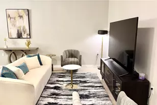 701 Mirror Lake Dr N, Saint Petersburg, FL 33701 - Photo 29