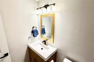 701 Mirror Lake Dr N, Saint Petersburg, FL 33701 - Photo 47