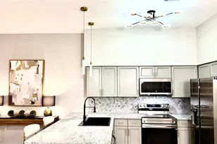 701 Mirror Lake Dr N, Saint Petersburg, FL 33701 - Photo 23