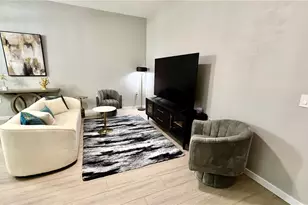 701 Mirror Lake Dr N, Saint Petersburg, FL 33701 - Photo 15