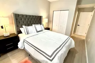 701 Mirror Lake Dr N, Saint Petersburg, FL 33701 - Photo 41