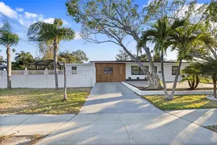 1600 Connecticut Ave NE, Saint Petersburg, FL 33703 - Photo 3