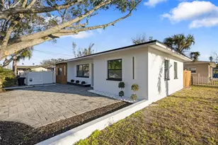 1600 Connecticut Ave NE, Saint Petersburg, FL 33703 - Photo 5