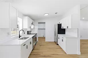 3906 Fox Ridge Blvd, Wesley Chapel, FL 33543 - Photo 21