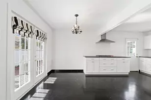 325 17th Ave NE, Saint Petersburg, FL 33704 - Photo 9