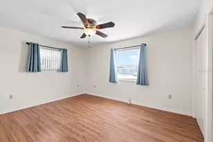 703 Torrey Pines Ave, Sun City Center, FL 33573 - Photo 17