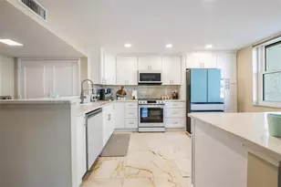 1400 Gulf Blvd, Clearwater Beach, FL 33767 - Photo 9