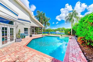 7462 Watersilk Dr N, Pinellas Park, FL 33782 - Photo 3