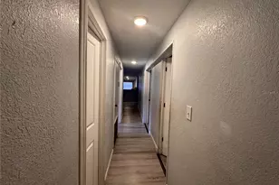 7647 Shannon Ln, Zephyrhills, FL 33540 - Photo 17