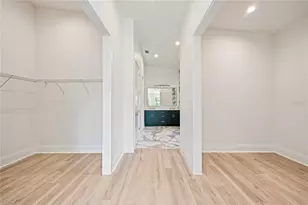 1033 Hammock Cir, Tarpon Springs, FL 34688 - Photo 9