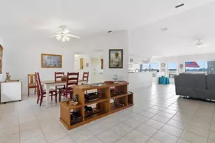 8528 E Aquarius Dr, Inverness, FL 34450 - Photo 9