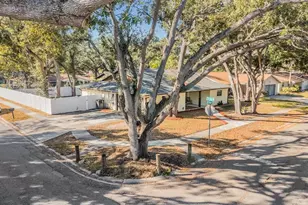 7210 57th Ave N, Saint Petersburg, FL 33709 - Photo 3