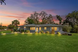 5590 Highland St S, Saint Petersburg, FL 33705 - Photo 1