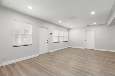 5590 Highland Street S, Saint Petersburg, FL 33705 - Photo 5
