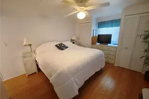 104 Americana Ct NE, Saint Petersburg, FL 33702 - Photo 9