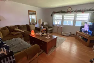 104 Americana Ct NE, Saint Petersburg, FL 33702 - Photo 7