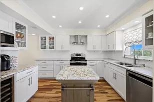 9170 Blind Pass Rd, Saint Pete Beach, FL 33706 - Photo 13