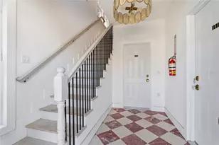 326 6th Ave N, Saint Petersburg, FL 33701 - Photo 3