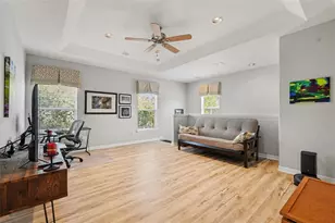 11201 Green Park Cir, Tampa, FL 33626 - Photo 19