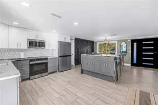 354 74th Ave NE, Saint Petersburg, FL 33702 - Photo 21