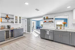 354 74th Ave NE, Saint Petersburg, FL 33702 - Photo 17