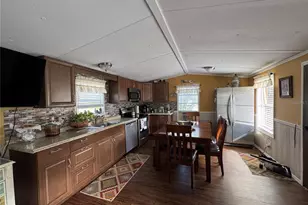 12748 Via Plaza Way, New Port Richey, FL 34654 - Photo 7