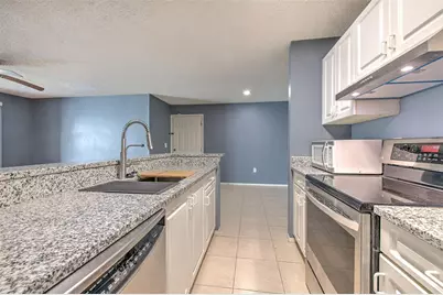 10028 Strafford Oak Court #716, Tampa, FL 33624 - Photo 9