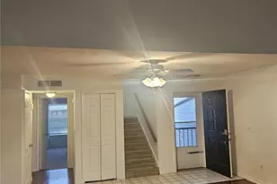 4723 Puritan Cir, Tampa, FL 33617 - Photo 5