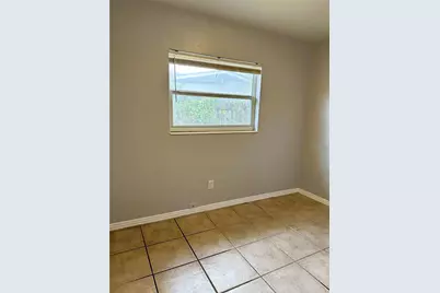 1808 E Bougainvillea Avenue, Tampa, FL 33612 - Photo 17