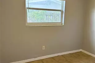 1808 E Bougainvillea Ave, Tampa, FL 33612 - Photo 17